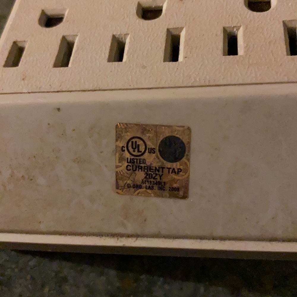 Multiple outlet - Picture 2 of 3